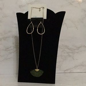 Premier Designs High Fashion Jewelry combo necklace with earrings